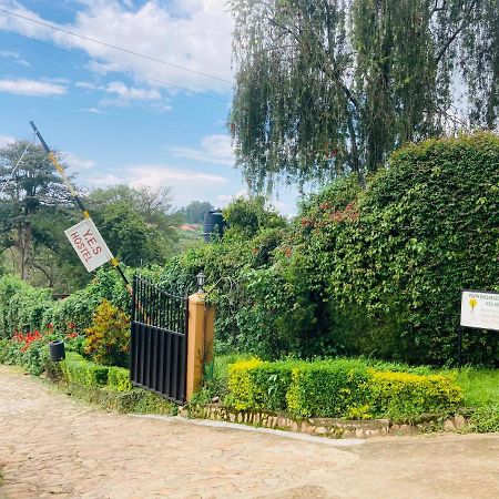 Yes Hostel Fort Portal 外观 照片