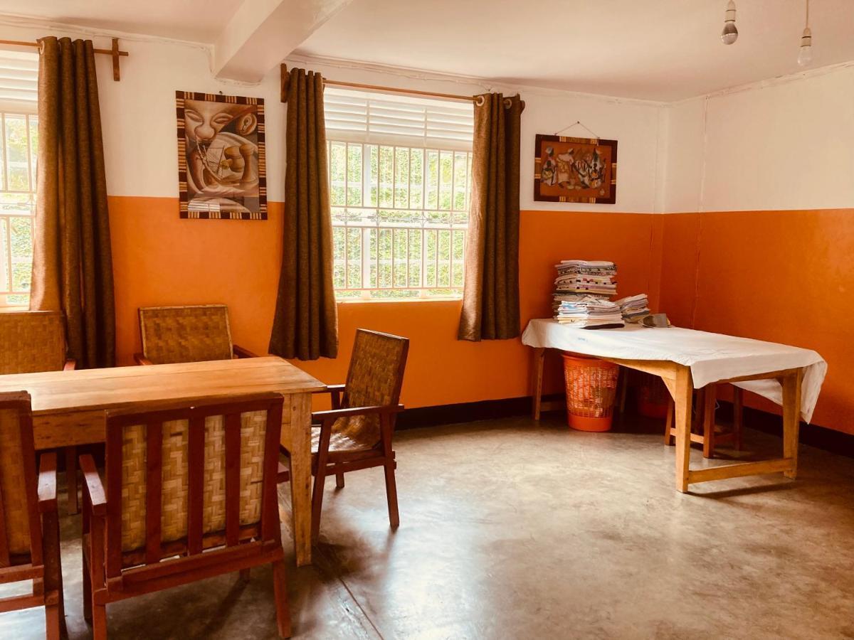 Yes Hostel Fort Portal 外观 照片