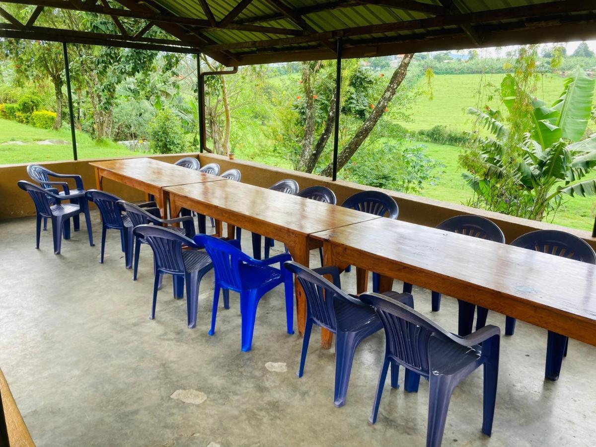 Yes Hostel Fort Portal 外观 照片