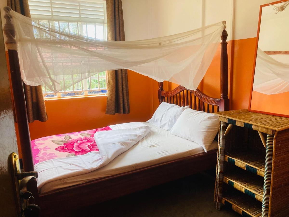 Yes Hostel Fort Portal 外观 照片